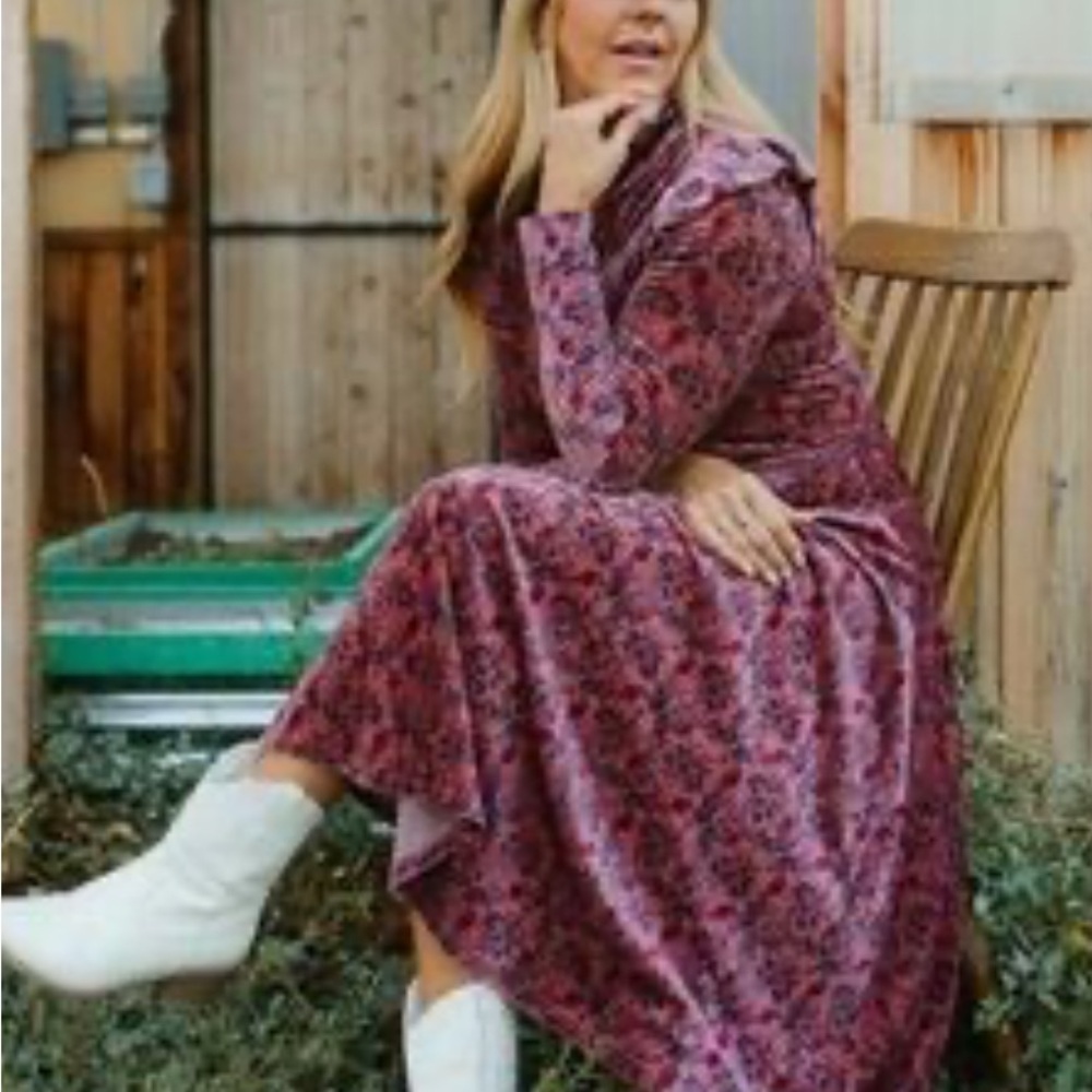 Ivy City Co long sleeve La La Lady Dress in floral